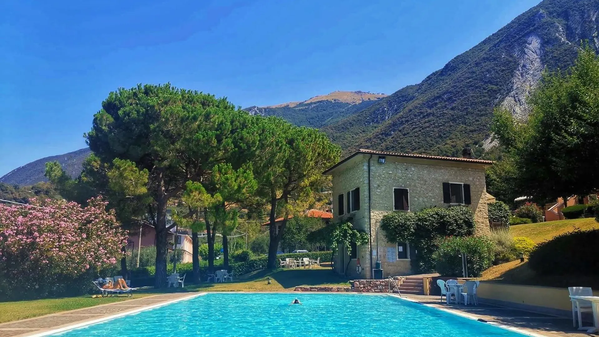 Lovely Lake Wiev&Pool location